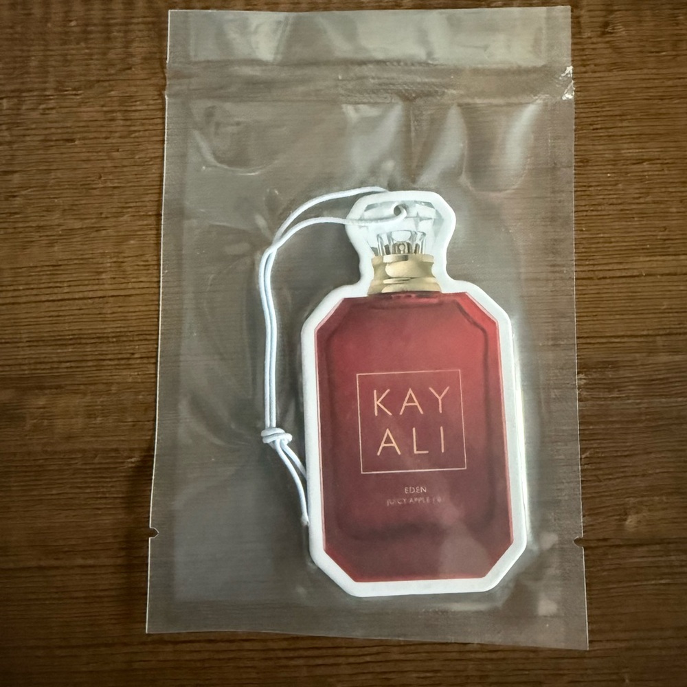 KAYALI Eden Juicy Apple Hanging Car Air Freshener